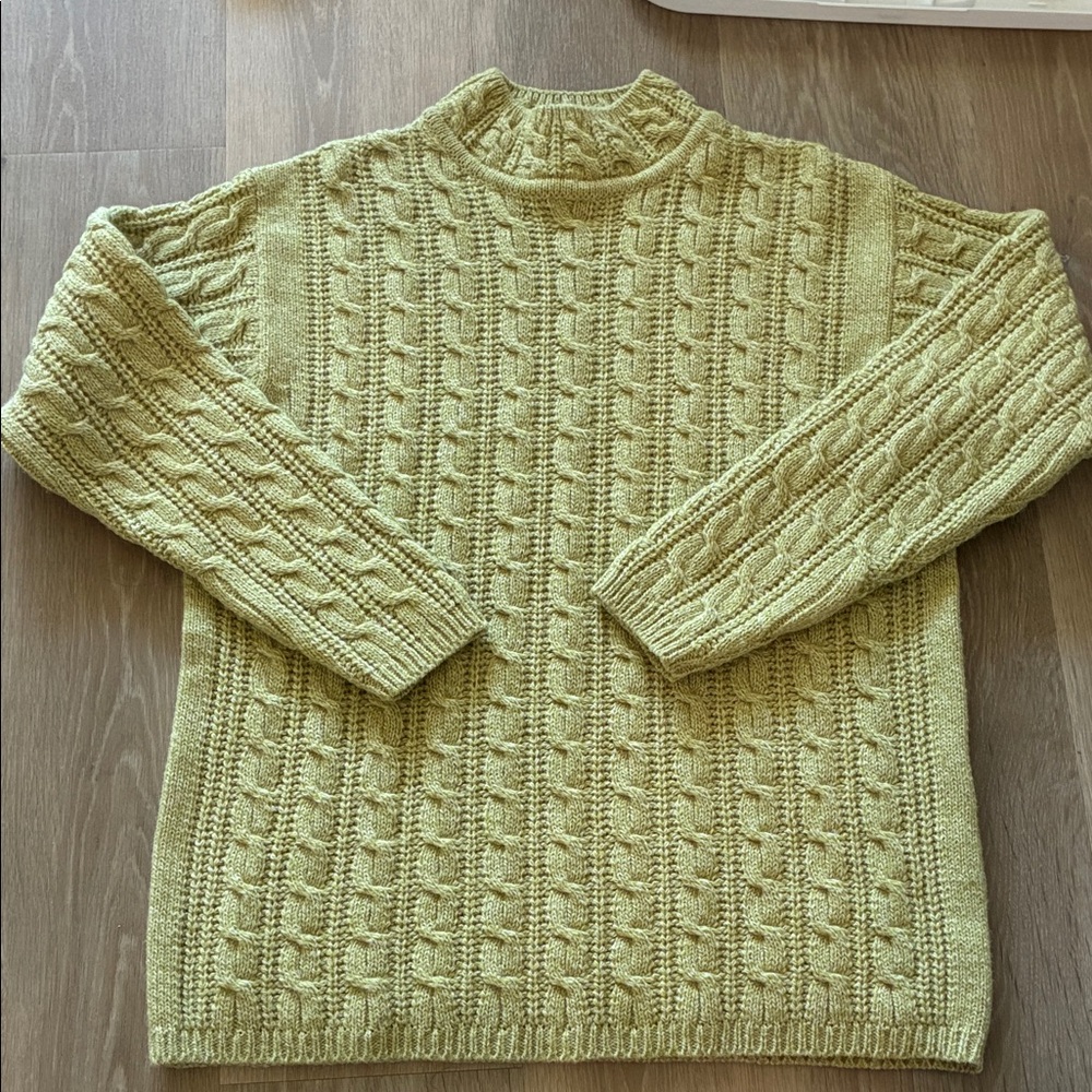 Cable Knit Sweater in Light Green